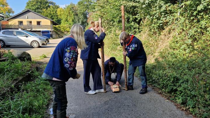 Spejdere fra alle steder, der samarbejder